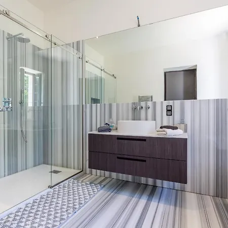 Chateau De Lascoups 5* Saint-Martin-des-Combes (Dordogne)