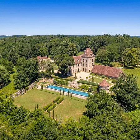 Chateau De Lascoups Hotel *