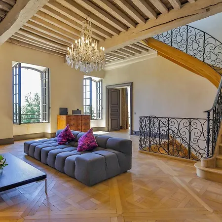 Chateau De Lascoups Hotel *