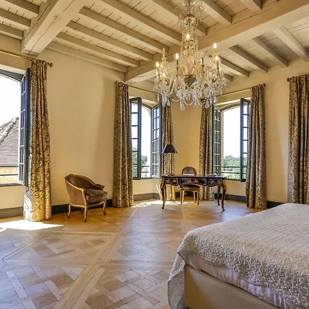 Chateau De Lascoups