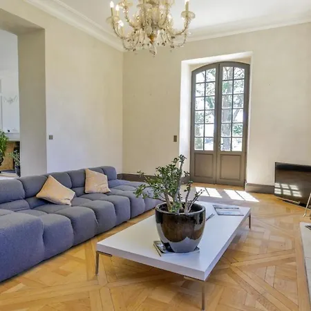 Chateau De Lascoups *