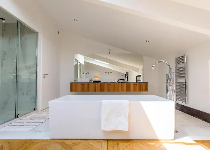 Hotel Chateau De Lascoups 5*