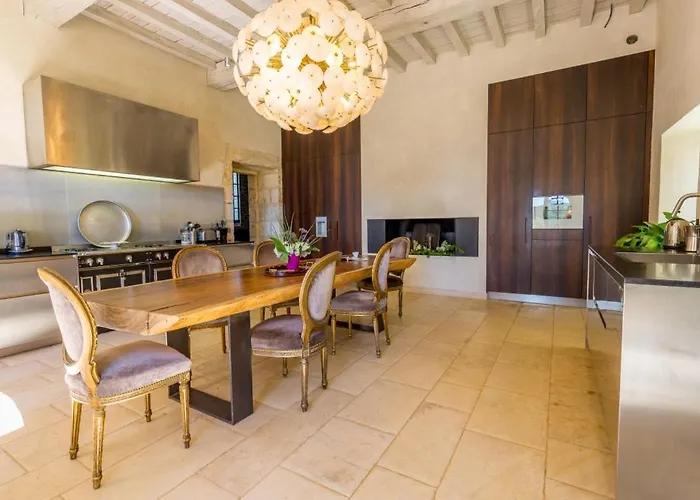 Chateau De Lascoups 5*